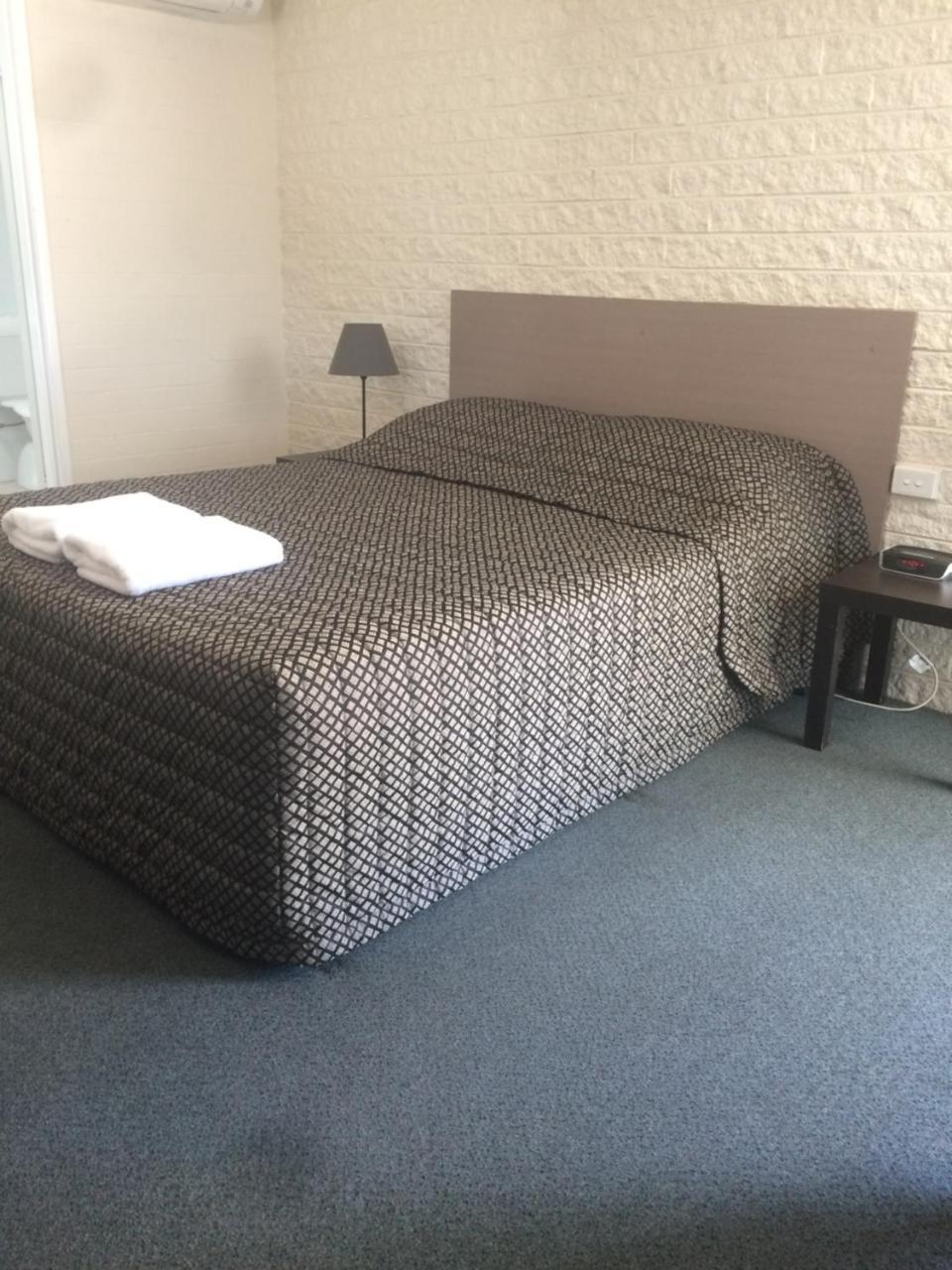 מורי Alexander Motor Inn מראה חיצוני תמונה